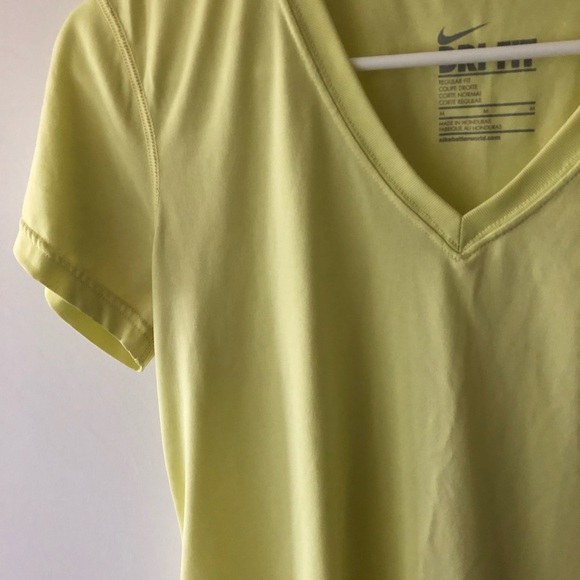 Nike dri fit women’s shirt medium athletic wear - Picture 4 of 7